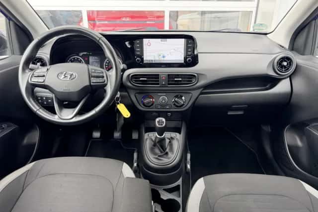 Hyundai i10 (2023) thumbnail 2