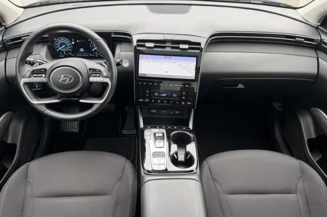 Hyundai Tucson (2022) thumbnail 2