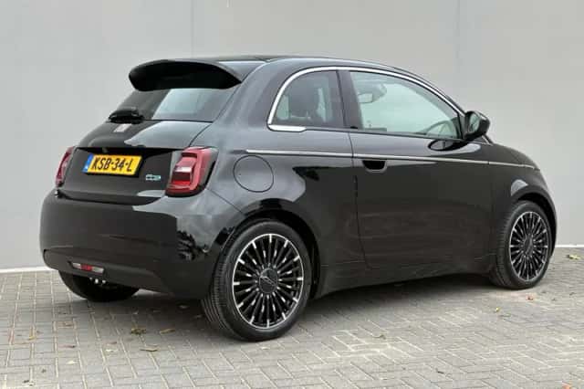 Fiat 500 (2024) thumbnail 3