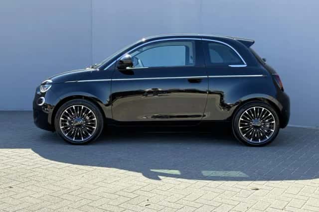 Fiat 500 (2024) thumbnail 6
