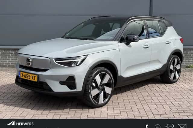 Volvo XC40 (2024) thumbnail 1