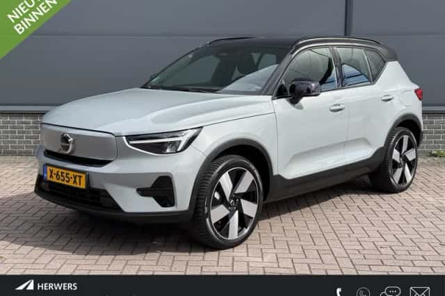 Volvo XC40 (2024) thumbnail 1