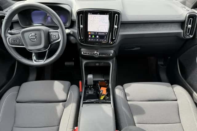 Volvo XC40 (2024) thumbnail 2