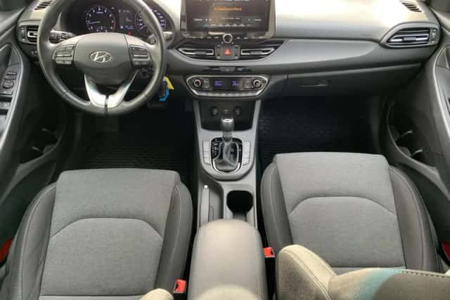Hyundai i30 (2021) thumbnail 2