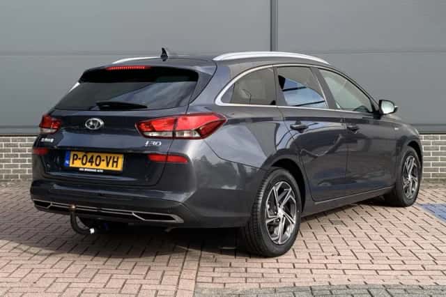 Hyundai i30 (2021) thumbnail 3