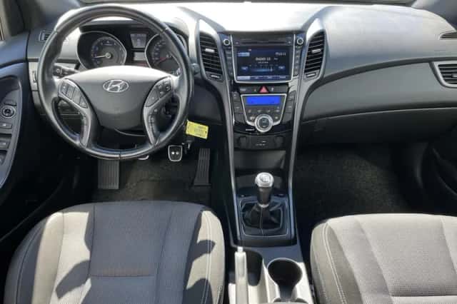 Hyundai i30 (2017) thumbnail 2