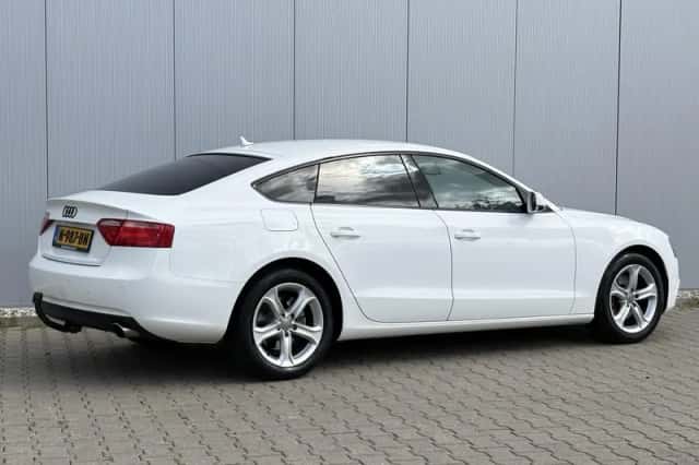 Audi A5 (2016) thumbnail 3