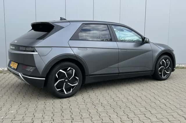 Hyundai Ioniq 5 (2023) thumbnail 3