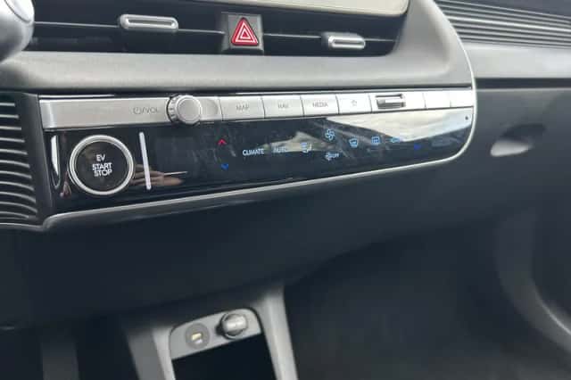 Hyundai Ioniq 5 (2023) thumbnail 4