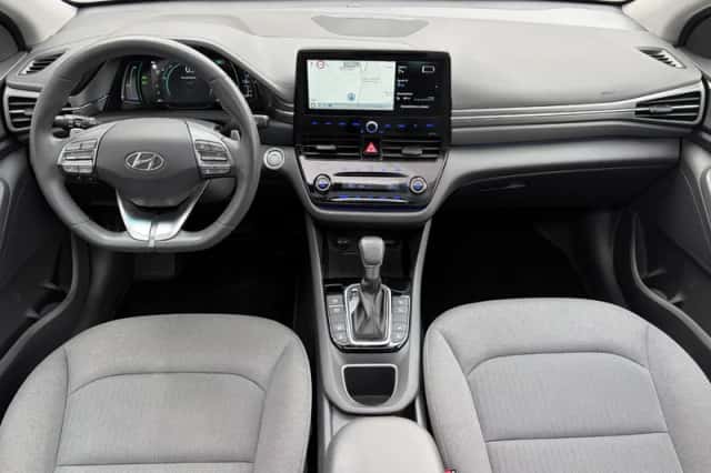 Hyundai Ioniq (2021) thumbnail 2
