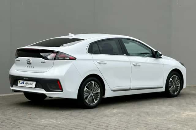 Hyundai Ioniq (2021) thumbnail 3