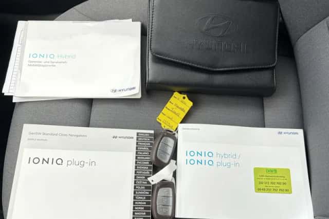 Hyundai Ioniq (2021) thumbnail 6