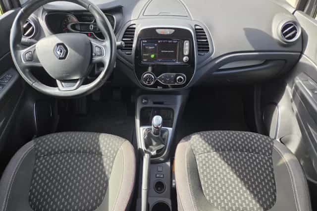 Renault Captur (2018) thumbnail 2