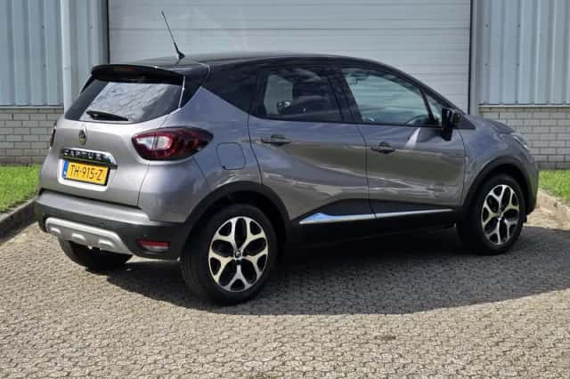 Renault Captur (2018) thumbnail 3