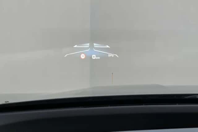 BMW iX (2023) thumbnail 6
