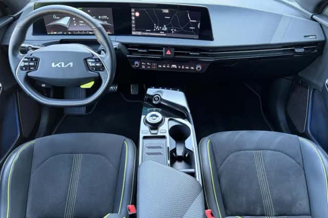 Kia EV6 (2024) thumbnail 2
