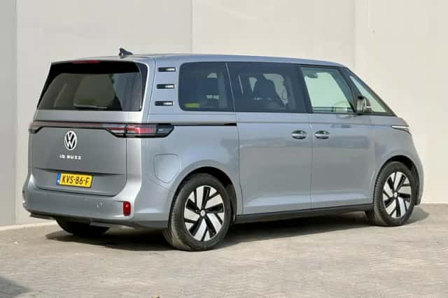 Volkswagen ID. Buzz (2024) thumbnail 3