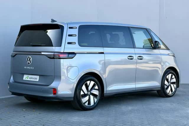 Volkswagen ID. Buzz (2024) thumbnail 3