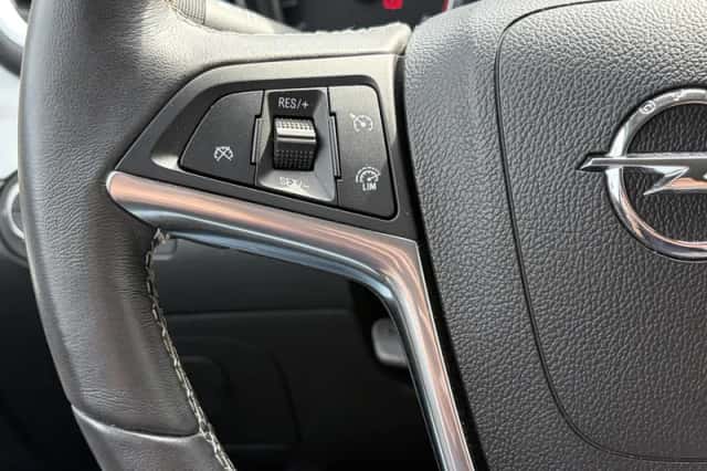 Opel Mokka (2014) thumbnail 4