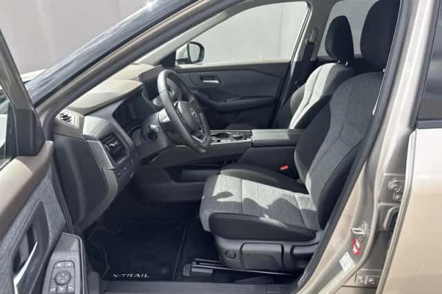 Nissan X-Trail (2023) thumbnail 6