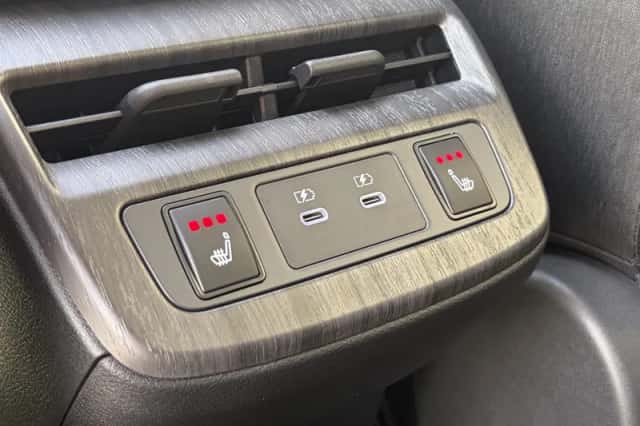 Nissan Ariya (2026) thumbnail 4