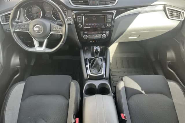 Nissan Qashqai (2019) thumbnail 2