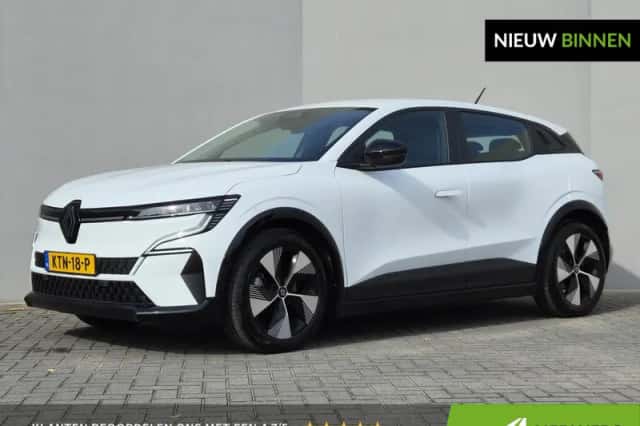 Renault Mégane E-Tech (2022) thumbnail 1