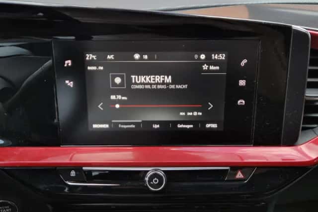 Opel Mokka-e (2023) thumbnail 6