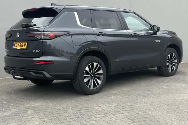 Mitsubishi Outlander (2026) thumbnail 3
