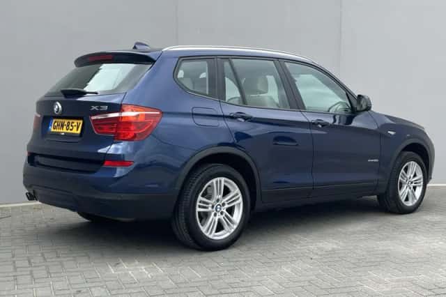 BMW X3 (2016) thumbnail 3