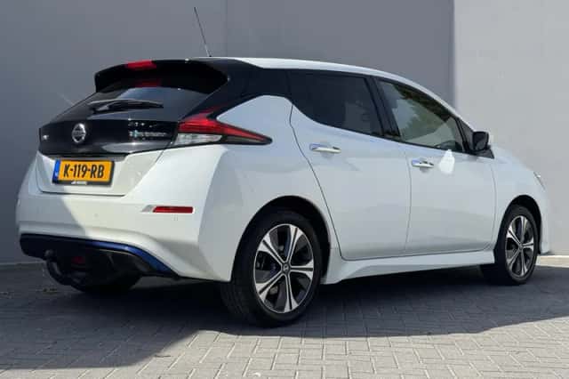Nissan Leaf (2021) thumbnail 3
