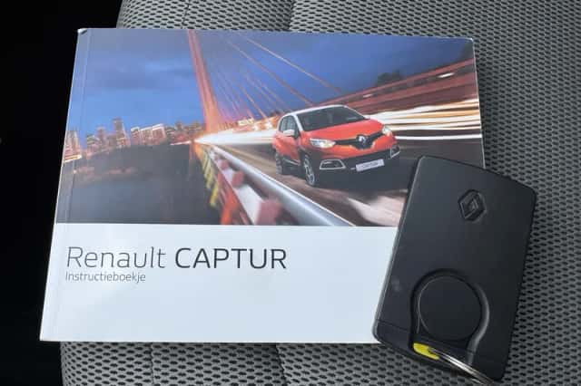 Renault Captur (2017) thumbnail 3