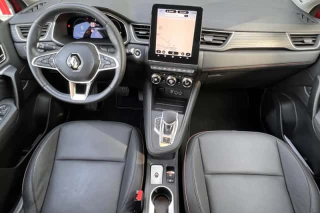 Renault Captur (2021) thumbnail 2