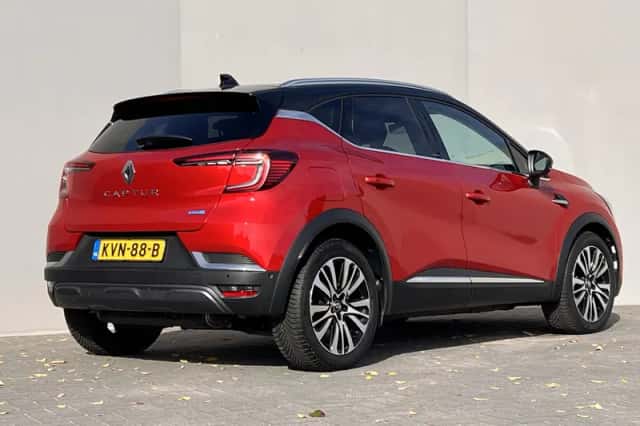 Renault Captur (2021) thumbnail 3