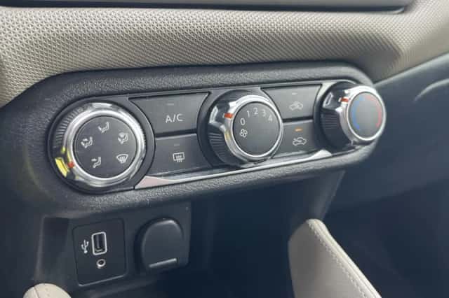 Nissan Micra (2019) thumbnail 4
