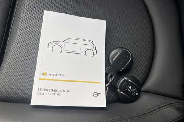 MINI Mini Electric (2023) thumbnail 6