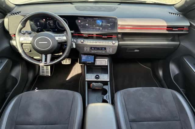 Hyundai Kona (2024) thumbnail 2
