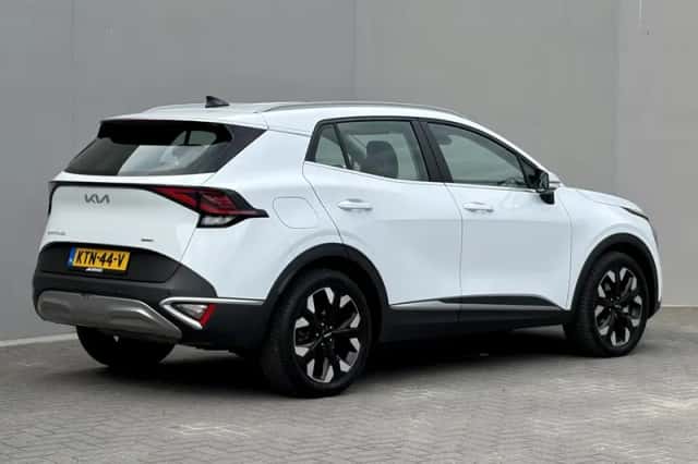 Kia Sportage (2022) thumbnail 3
