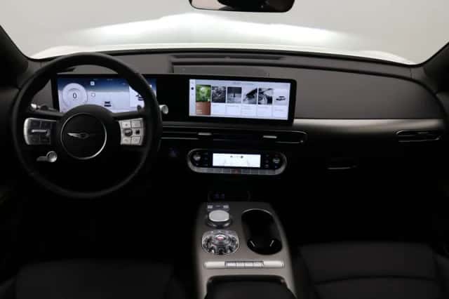 Genesis GV60 (2022) thumbnail 2