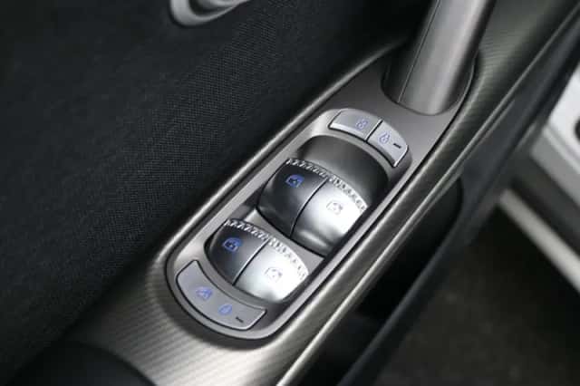 Genesis GV60 (2022) thumbnail 6