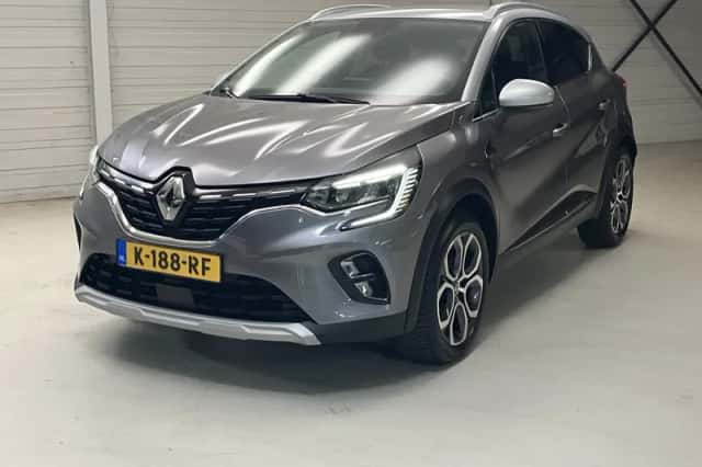Renault Captur (2020) thumbnail 2