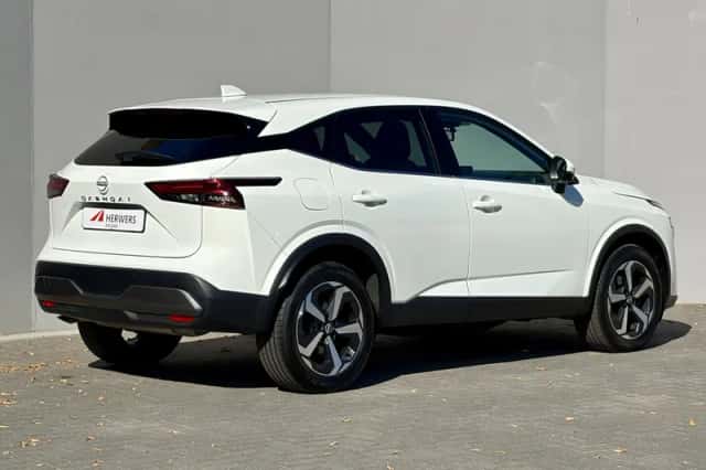 Nissan Qashqai (2023) thumbnail 3