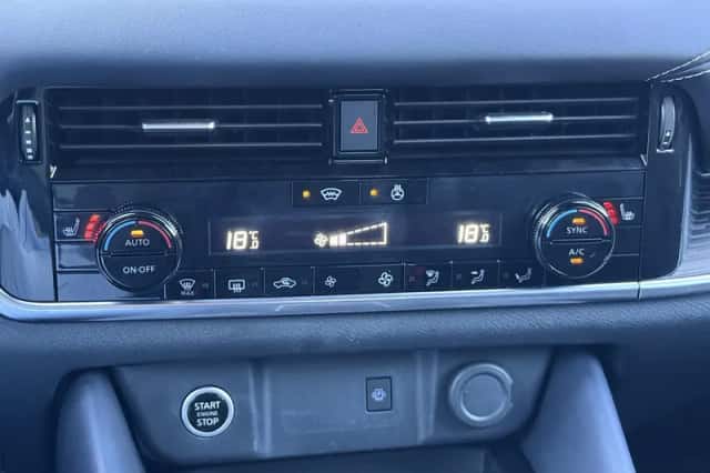 Nissan Qashqai (2023) thumbnail 4