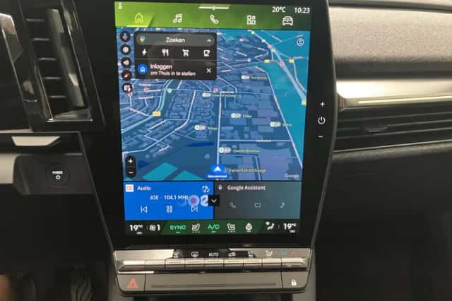 Renault Mégane E-Tech (2025) thumbnail 3