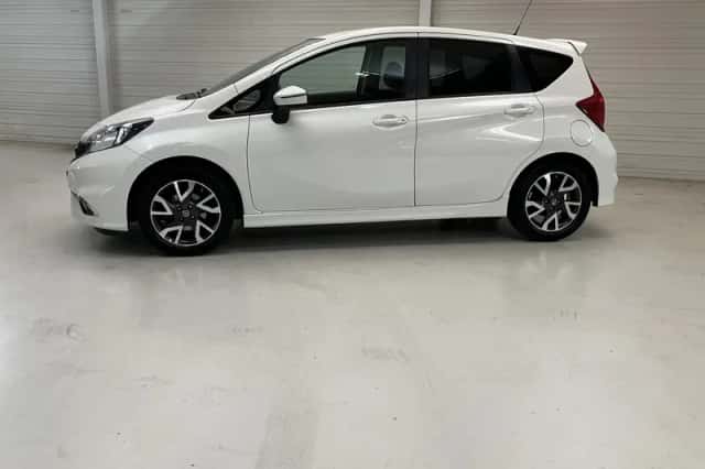 Nissan Note (2015) thumbnail 3