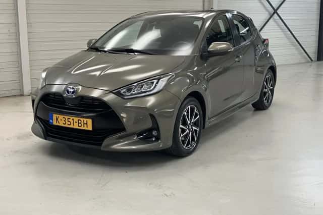 Toyota Yaris (2020) thumbnail 2