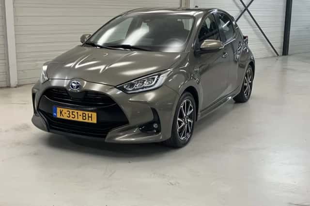 Toyota Yaris (2020) thumbnail 3