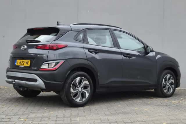 Hyundai Kona (2021) thumbnail 3