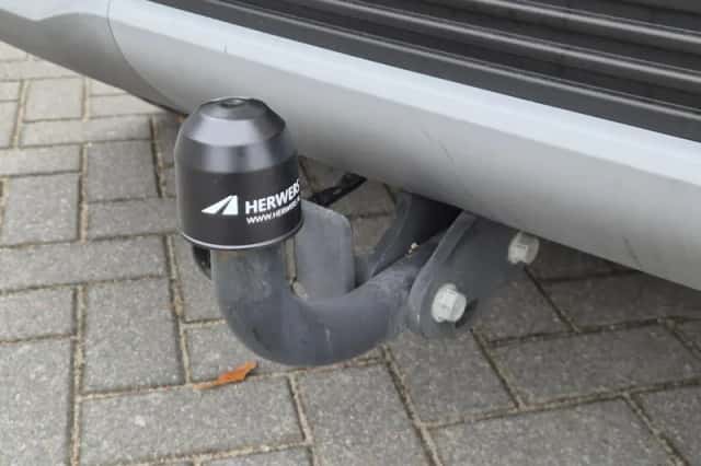 Hyundai Kona (2021) thumbnail 4