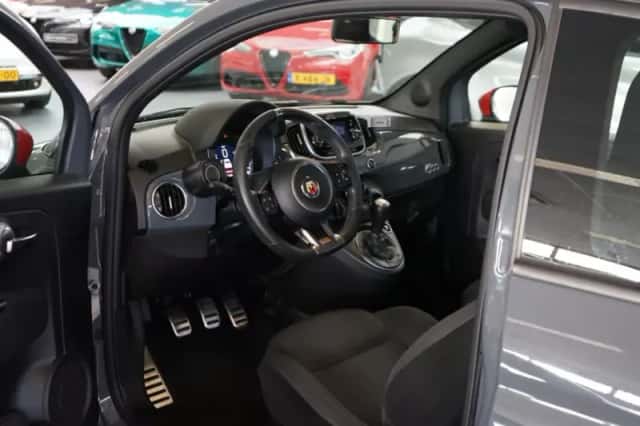 Abarth 500 (2019) thumbnail 2